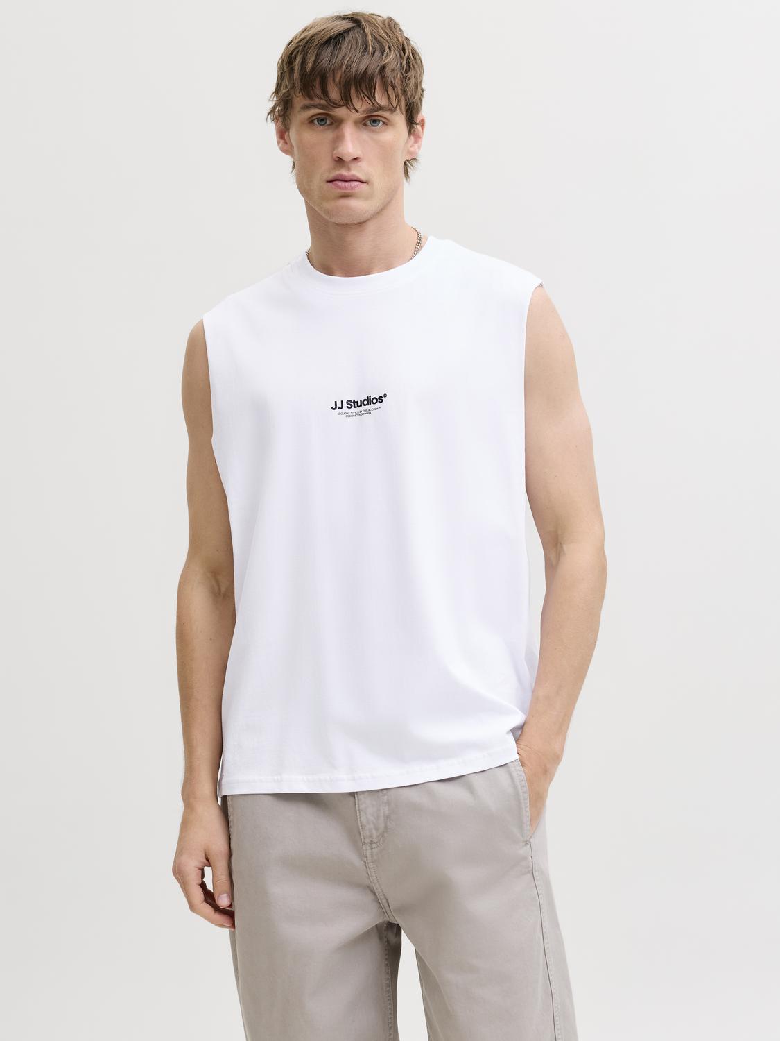 model_shot-front